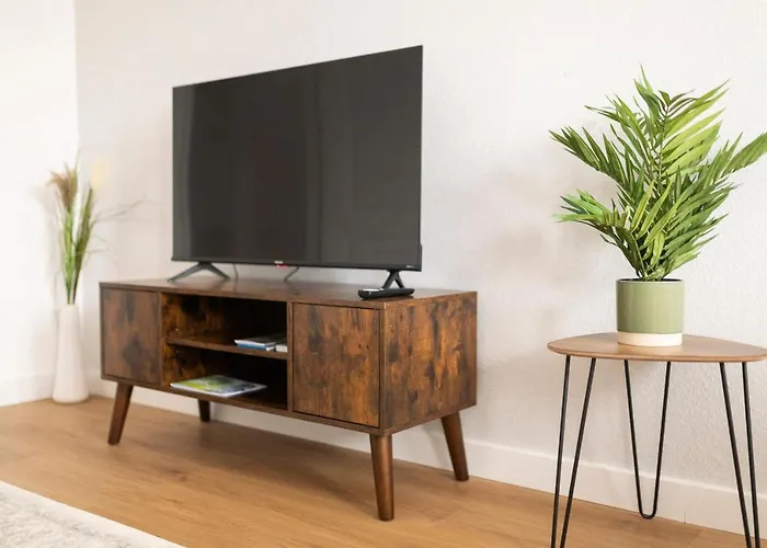 Peter Apartments - Wohnung 90Qm, 3 Schlafzimmer, Kueche, Wohnzimmer, Balkon, Netflix