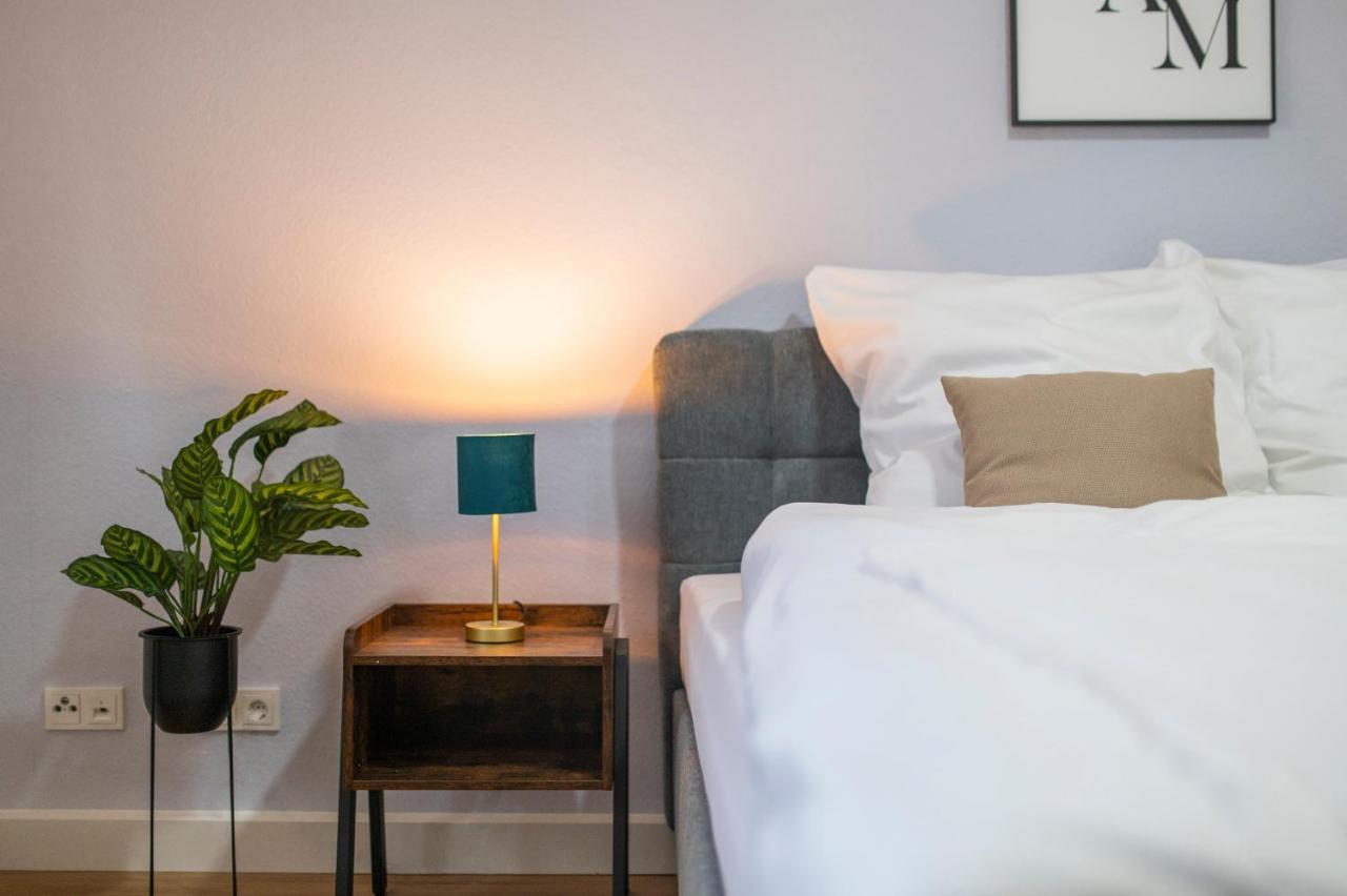 Peter - 90qm, 3 Schlafzimmer, Kueche, Wohnzimmer, Balkon, Netflix Apartment Fulda