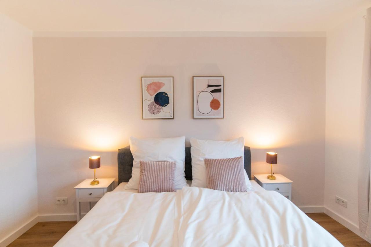 Peter - 90qm, 3 Schlafzimmer, Kueche, Wohnzimmer, Balkon, Netflix Apartment Fulda
