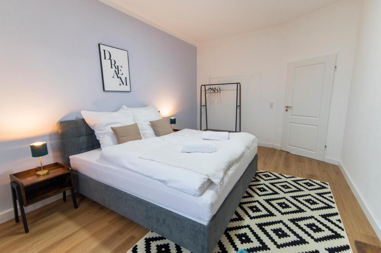 Peter - 90qm, 3 Schlafzimmer, Kueche, Wohnzimmer, Balkon, Netflix