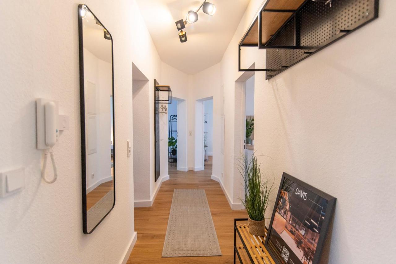 Peter - 90qm, 3 Schlafzimmer, Kueche, Wohnzimmer, Balkon, Netflix * Fulda