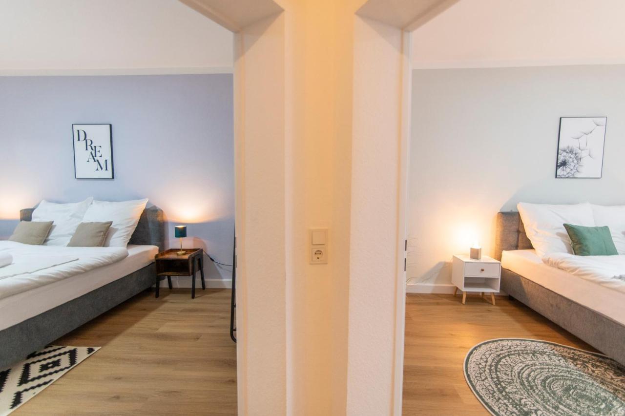 Peter - 90qm, 3 Schlafzimmer, Kueche, Wohnzimmer, Balkon, Netflix *